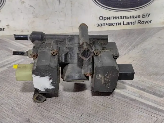 Блок клапанов центральный Range Rover L322 02-05