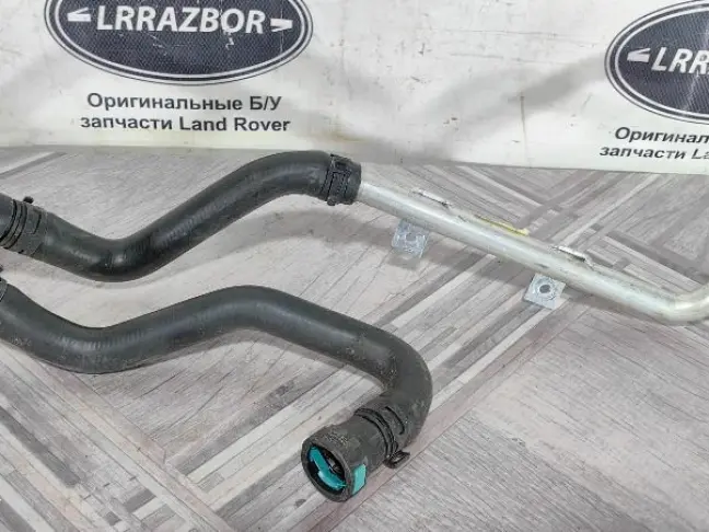 Патрубок охлаждения Range Rover Sport 2 L494 3.0SC
