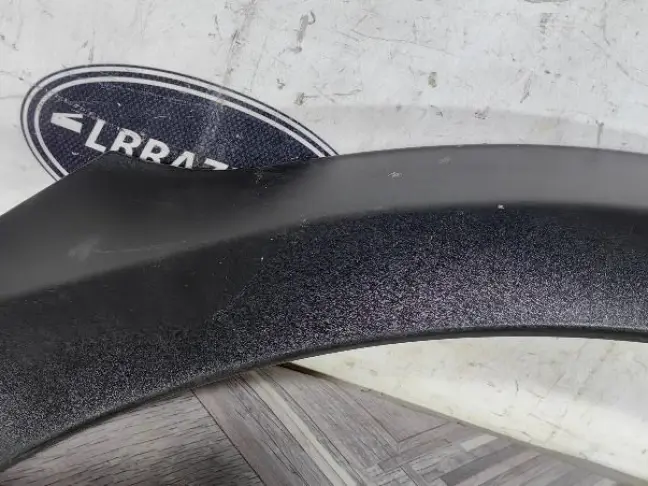 Молдинг крыла правого Range Rover Sport 2 L494