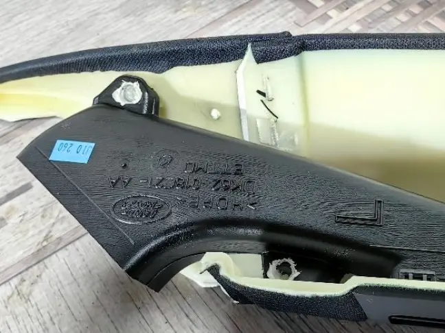 Обшивки стоек лобового стекла Range Rover L494