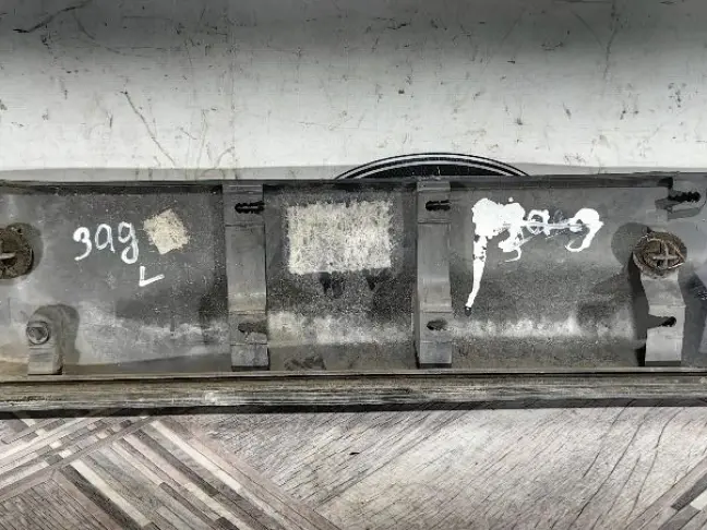 Молдинг двери задний левый  Range Rover Sport 320