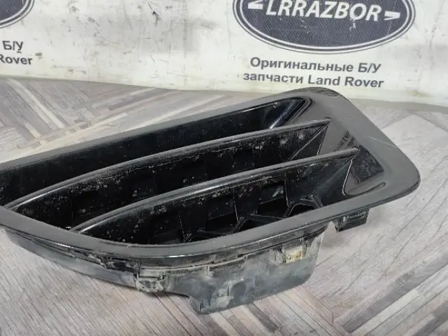 Жабра в крыло левая Range Rover Sport L320