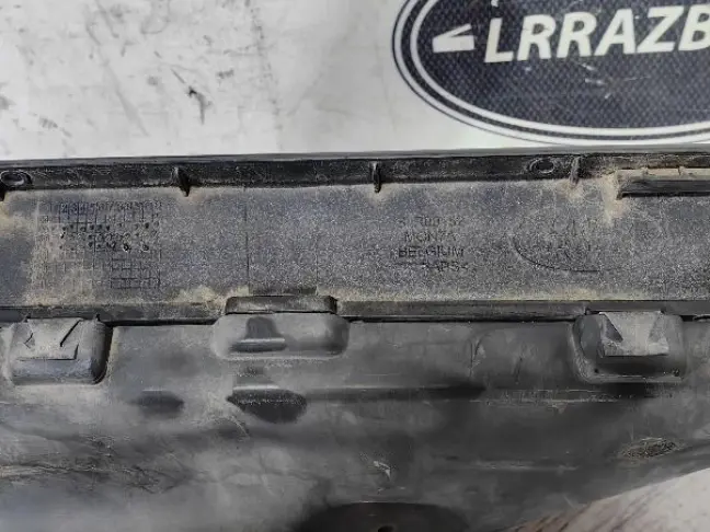 Жабра в крыло левая Range Rover Sport L320