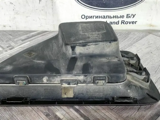 Жабра в крыло левая Range Rover Sport L320