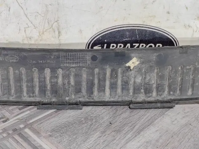 Накладка заднего бампера Range Rover Sport L320