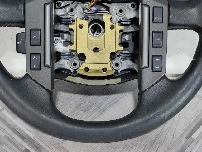 Руль Land Rover DISCOVERY 3 L319  2005 - 2009