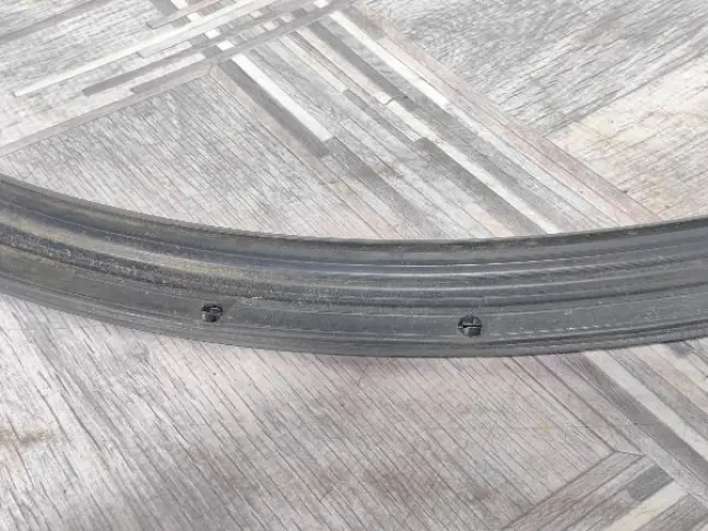 Уплотнитель двери задней левой Range Rover L322