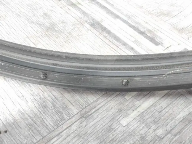 Уплотнитель двери задней левой Range Rover L322