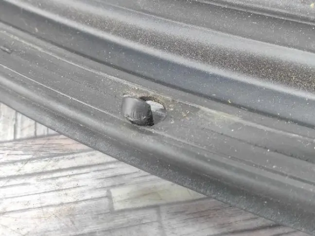 Уплотнитель двери задней левой Range Rover L322