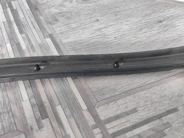 Уплотнитель двери задней левой Range Rover L322