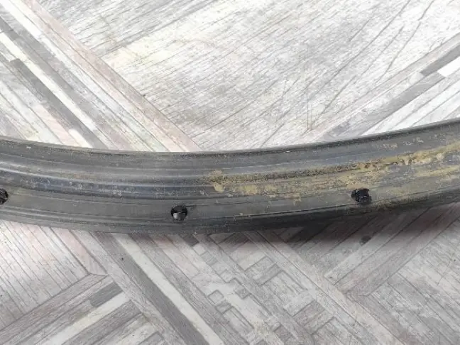 Уплотнитель двери задней левой Range Rover L322