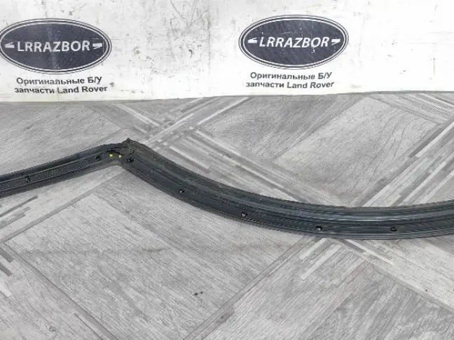 Уплотнитель двери задней левой Range Rover L322