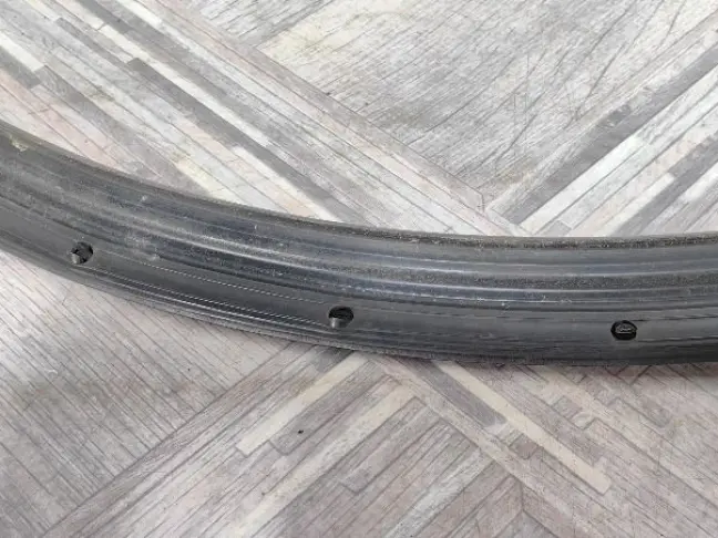 Уплотнитель двери задней левой Range Rover L322