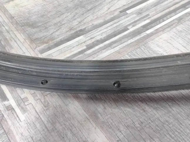 Уплотнитель двери задней левой Range Rover L322