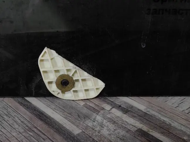 Стекло двери задней правой Range Rover Sport L320