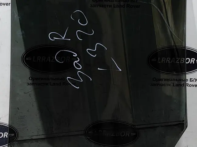 Стекло двери задней правой Range Rover Sport L320
