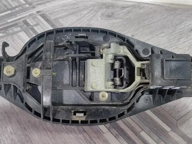 Ручка двери задняя правая Range Rover L322