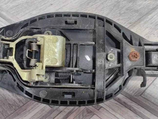 Ручка двери задняя правая Range Rover L322