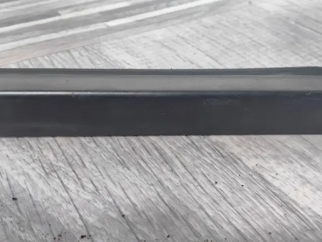 Молдинг стекла левый Land Rover Freelander 2 2.2