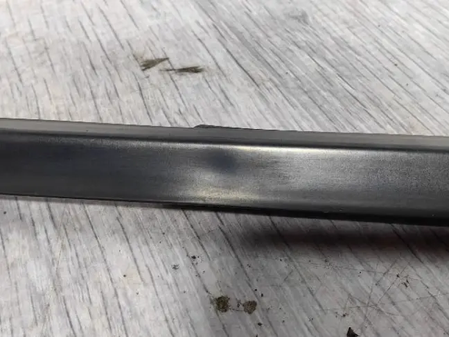 Молдинг стекла левый Land Rover Freelander 2 2.2