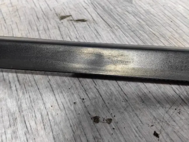 Молдинг стекла левый Land Rover Freelander 2 2.2