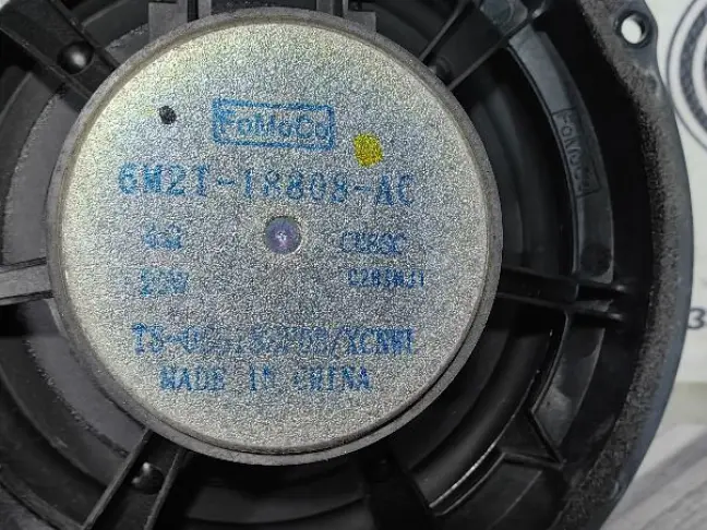 Динамик задний Land Rover Freelander 2 L359