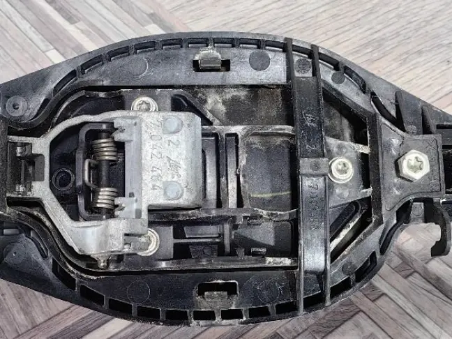 Ручка двери задняя левая Range Rover L322