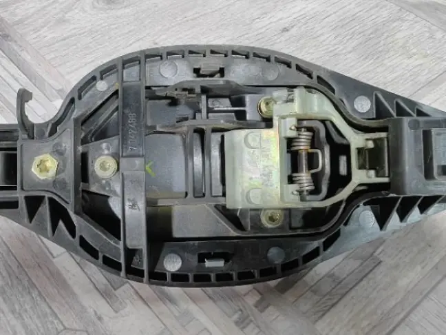 Ручка двери задняя левая Range Rover L322