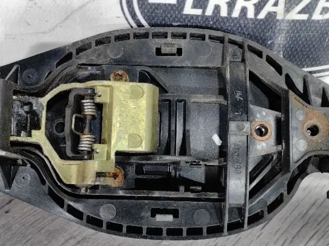 Ручка двери задняя правая Range Rover L322