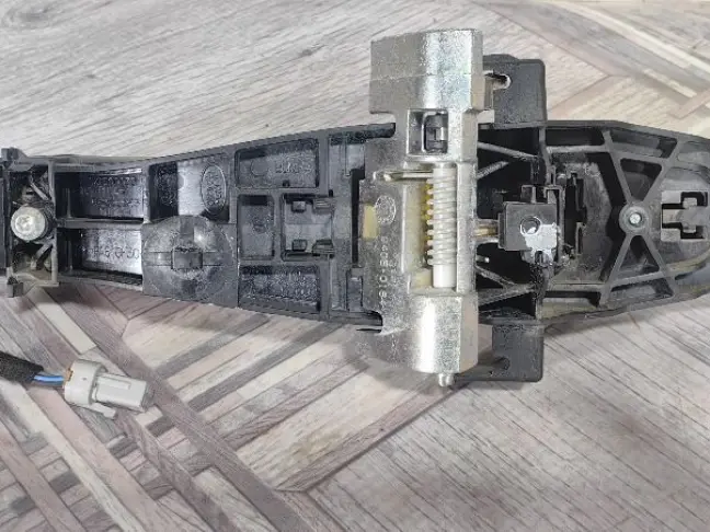 Ручка двери задняя правая Range Rover Sport L320