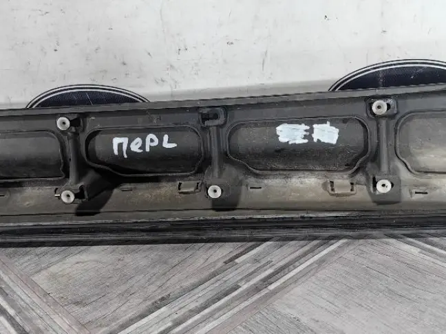 Молдинг передний левый  Range Rover Sport L320