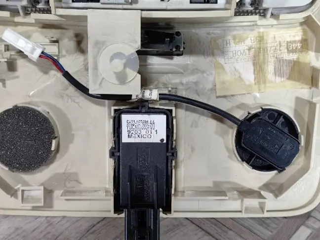 Плафон салонный Land Rover Freelander 2 2.2