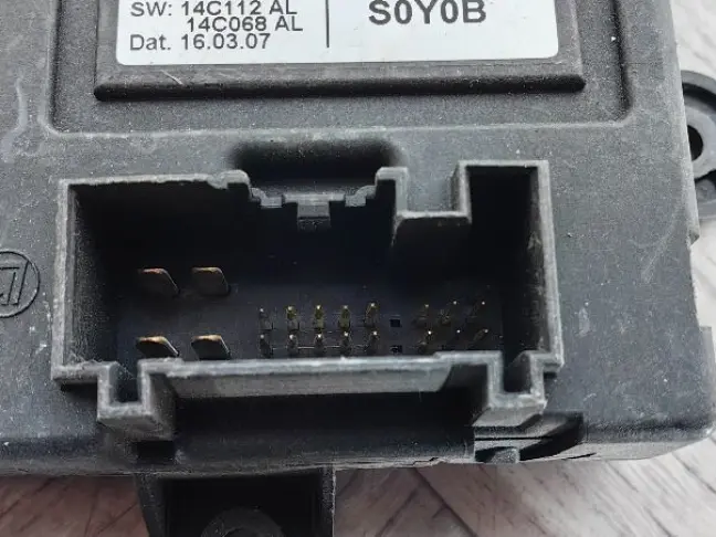 Блок передней двери Land Rover Freelander 2