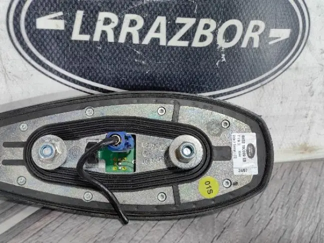 Антенна плавник на крышу Land Rover Freelander 2