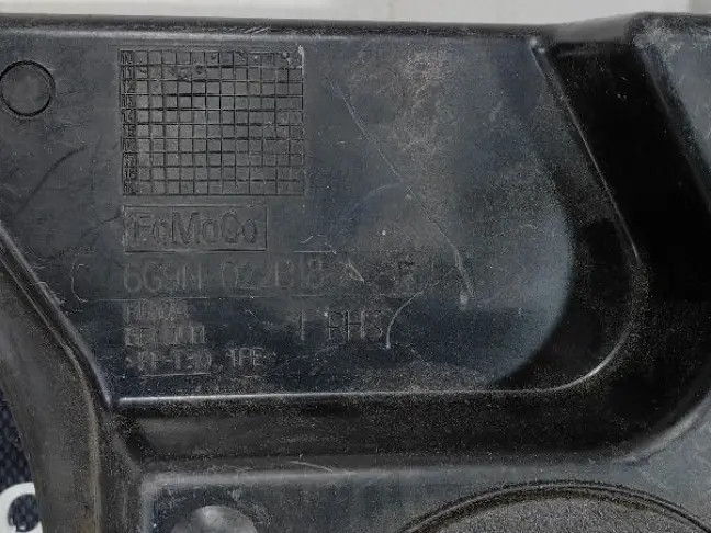 Вставка в жабо водосток Land Rover Freelander 2