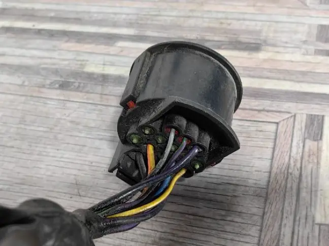 Фишка фары 9 пинов Land Rover Freelander 2