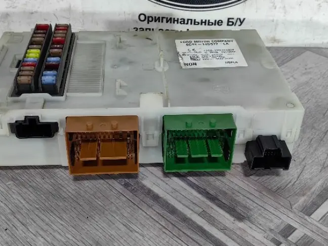 Блок предохранителей Land Rover Freelander 2 2.2