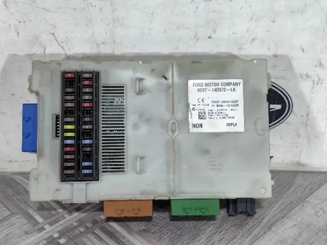 Блок предохранителей Land Rover Freelander 2 2.2