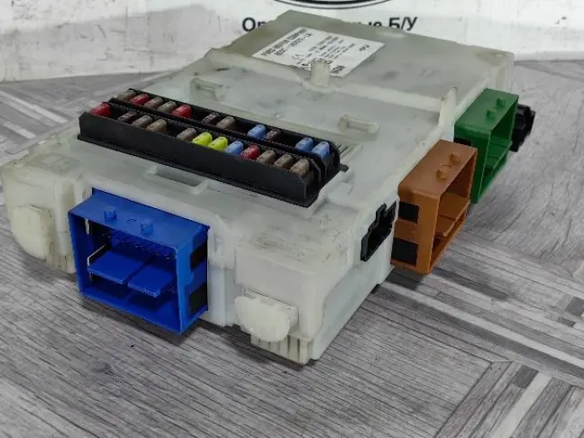 Блок предохранителей Land Rover Freelander 2 2.2