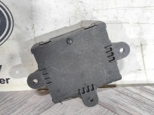 Блок задний двери Land Rover Freelander 2