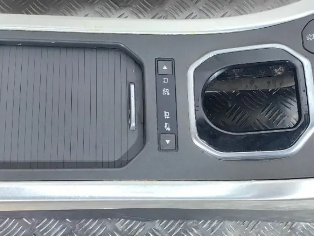 Консоль центральная Land Rover Evoque L538