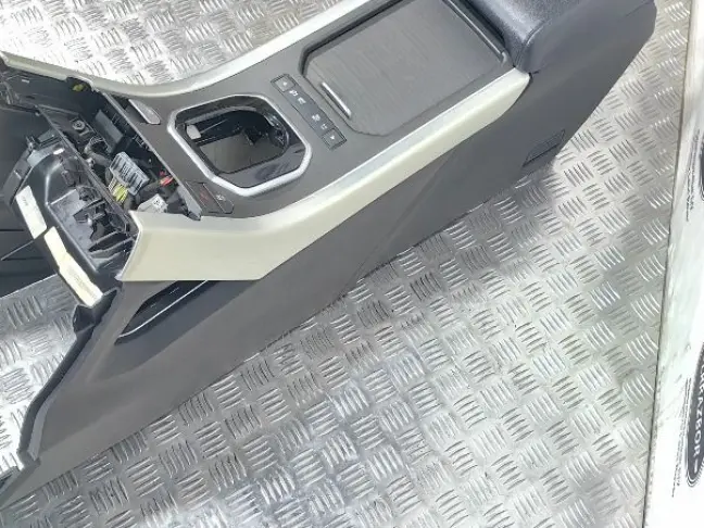 Консоль центральная Land Rover Evoque L538
