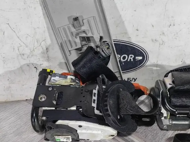 Ремень безопасности Range Rover Sport L494