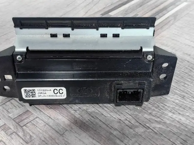 Информационный дисплей Range Rover Sport L494