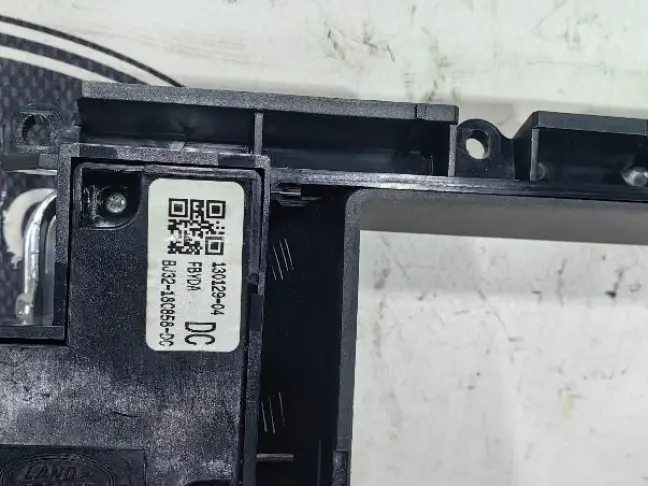 Рамка монитора Range Rover Evoque L538 11-15