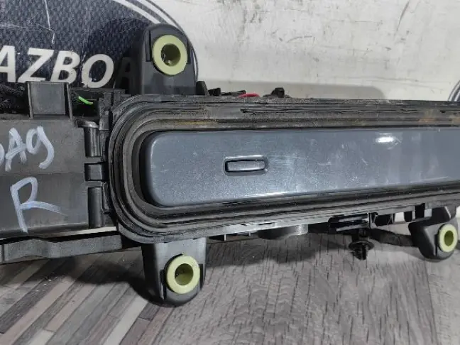 Ручка двери правая задняя Range Rover Evoque L551