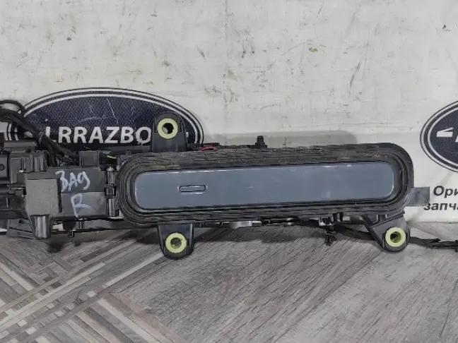 Ручка двери правая задняя Range Rover Evoque L551