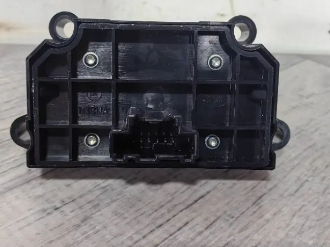 Кнопка ручного тормоза Range Rover Sport L494