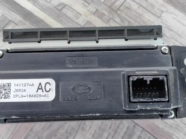 Информационный дисплей Range Rover Sport 2 L494