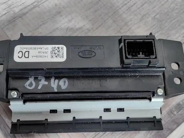 Информационный дисплей Range Rover Sport 2 L494